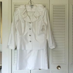 Like new! Nubiano women's suit